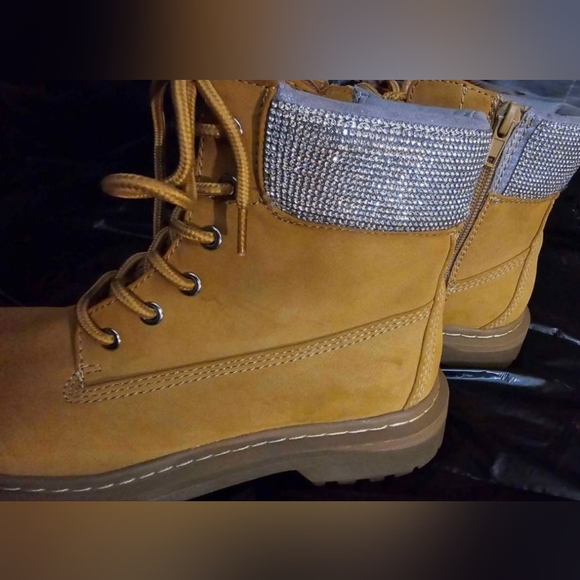 Beautiful!Rhinestone Embellished Ladies Work n Play Boots by Wild Pair/New, Sz 6 - Picture 2 of 10
